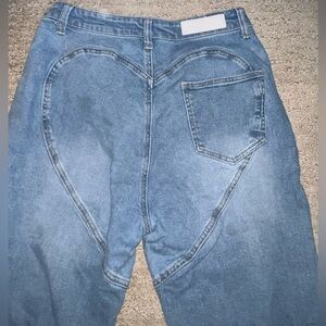 Akira Women’s Straight Leg Heart Jeans. Size 11